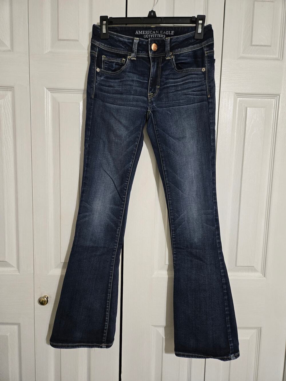 American eagle size 2 women's darkwash kick bootcut jeans